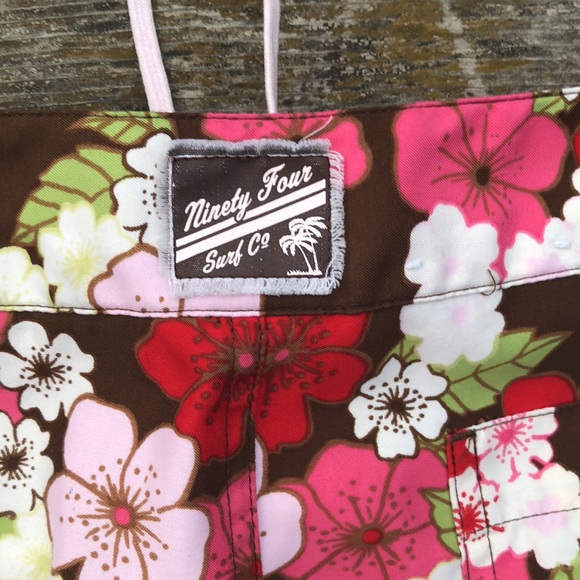 Old Navy Low Rise Swim Shorts - Picture 5 of 5